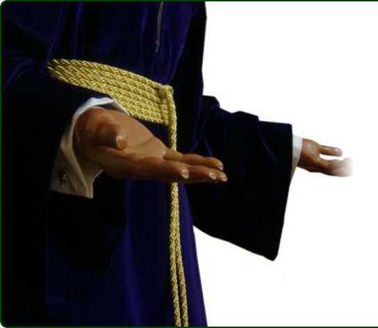 Nuestra Seora de la Esperanza bajando